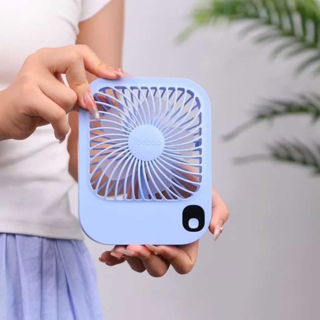 Quạt để bàn tích điện Yoobao F01 3W 4 Quạt để bàn tích điện Yoobao F01 3W - Ảnh 4